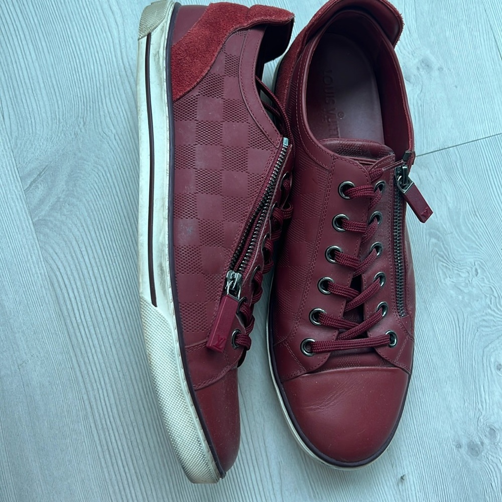 LV men sneakers res color sizes 10.5